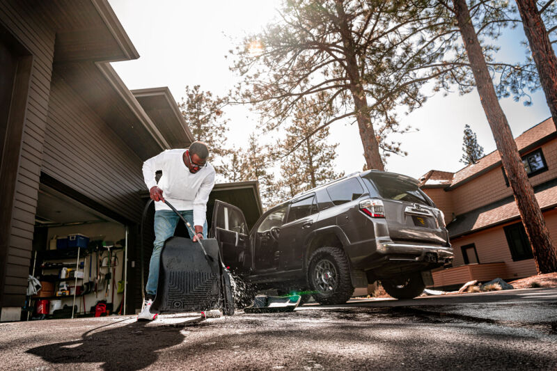 Buick Enclave Floor Mats - Rear - Husky Liners - X-Act Contour - Black - `18-`27